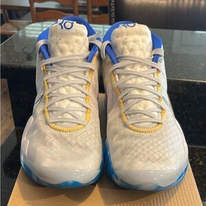 BRAND NEW MENS Kevin Durant 12th edition shoe size 12